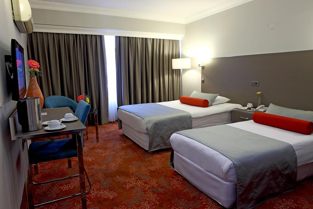 Arma Hotel Маниса Экстерьер фото